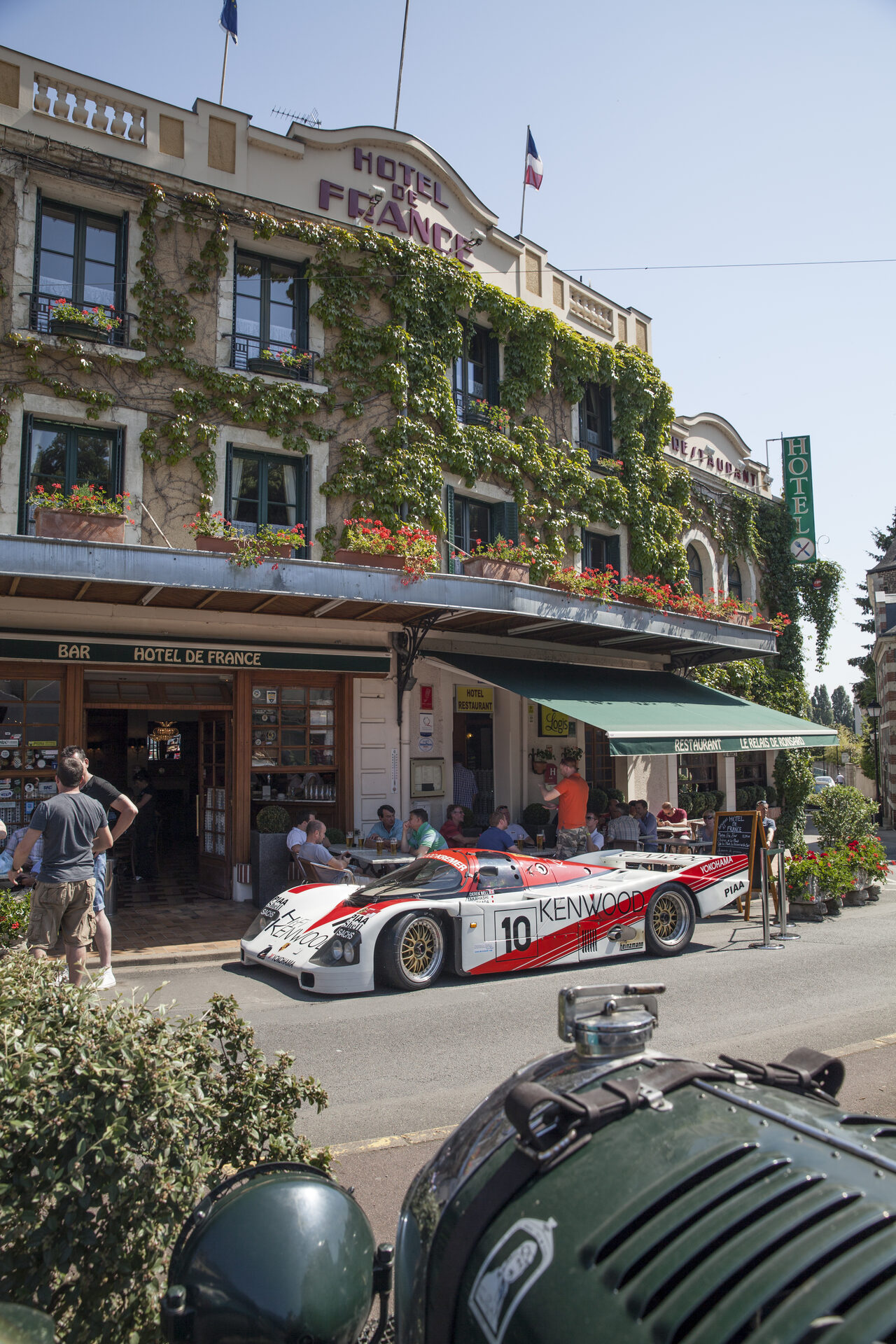 Le Mans Porsche 962 at Hotel de France